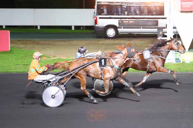 Photo d'arrivée de la course pmu PRIX BARBARA à PARIS-VINCENNES le Vendredi 3 novembre 2017