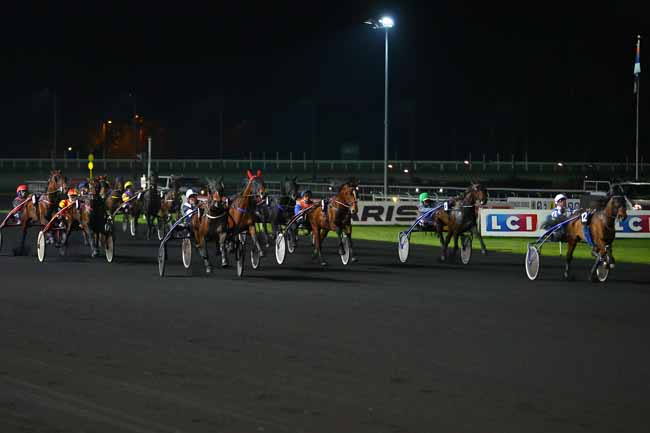 Photo d'arrivée de la course pmu PRIX KERONIS (GR A) à PARIS-VINCENNES le Mardi 7 novembre 2017