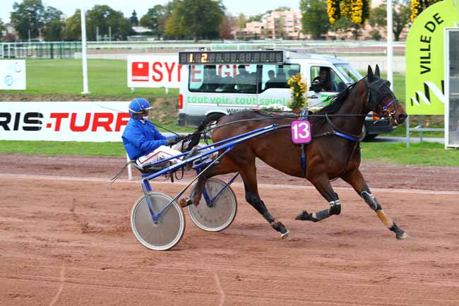 Photo d'arrivée de la course pmu GRAND PRIX DES VINS DE NANTES (GR A) à NANTES le Mercredi 8 novembre 2017