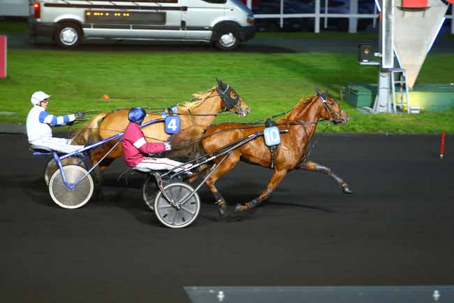 Photo d'arrivée de la course pmu PRIX DE RICHELIEU à PARIS-VINCENNES le Jeudi 9 novembre 2017