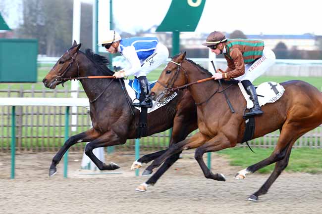 Photo d'arrivée de la course pmu PRIX DE MONTLEVEQUE à CHANTILLY le Jeudi 9 novembre 2017