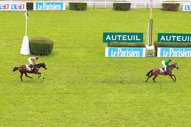 Photo d'arrivée de la course pmu STEEPLE-CHASE NATIONAL DES ANGLO ARABES à AUTEUIL le Dimanche 12 novembre 2017