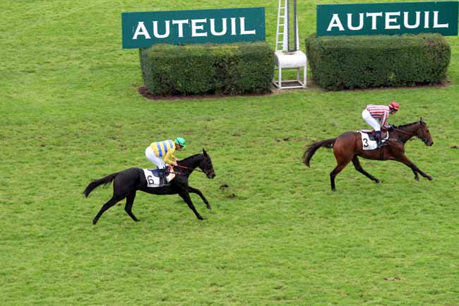 Photo d'arrivée de la course pmu PRIX HURON à AUTEUIL le Samedi 18 novembre 2017
