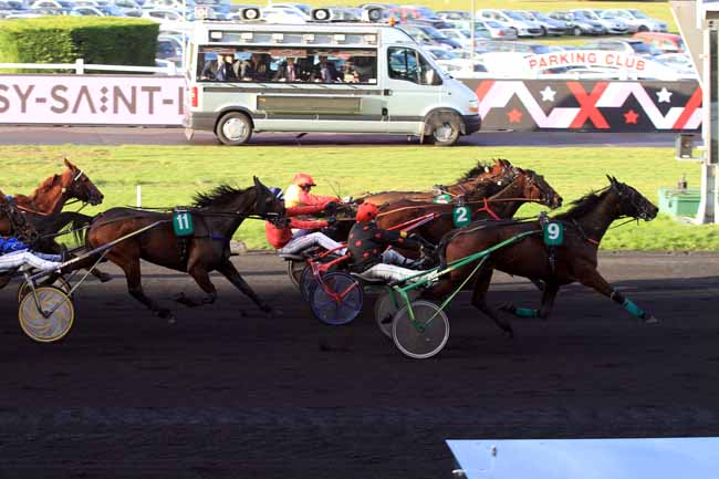 Photo d'arrivée de la course pmu PRIX DE BOISSY-SAINT-LEGER à PARIS-VINCENNES le Dimanche 19 novembre 2017