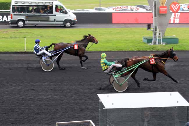 Photo d'arrivée de la course pmu PRIX DE BARENTON (GR B) à PARIS-VINCENNES le Lundi 20 novembre 2017