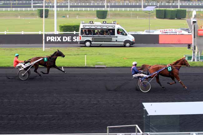 Photo d'arrivée de la course pmu PRIX DE SENONNES à PARIS-VINCENNES le Lundi 20 novembre 2017