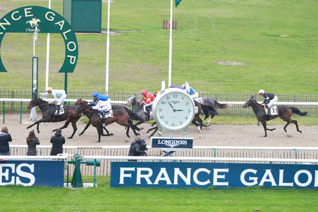 Photo d'arrivée de la course pmu PRIX DE L'OAK TREE à CHANTILLY le Mardi 21 novembre 2017