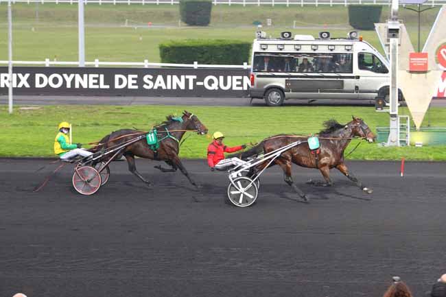 Photo d'arrivée de la course pmu PRIX DOYNEL DE SAINT-QUENTIN à PARIS-VINCENNES le Samedi 2 décembre 2017