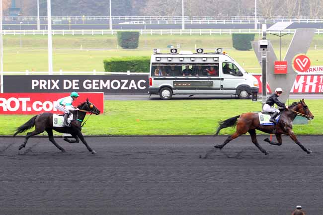 Photo d'arrivée de la course pmu PRIX DE GEMOZAC à PARIS-VINCENNES le Mardi 5 décembre 2017