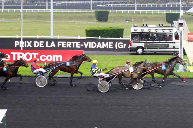 Photo d'arrivée de la course pmu PRIX DE LA FERTE-VIDAME (GR A) à PARIS-VINCENNES le Mardi 5 décembre 2017