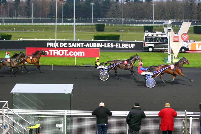 Photo d'arrivée de la course pmu PRIX DE SAINT-AUBIN-LES-ELBEUF à PARIS-VINCENNES le Jeudi 7 décembre 2017