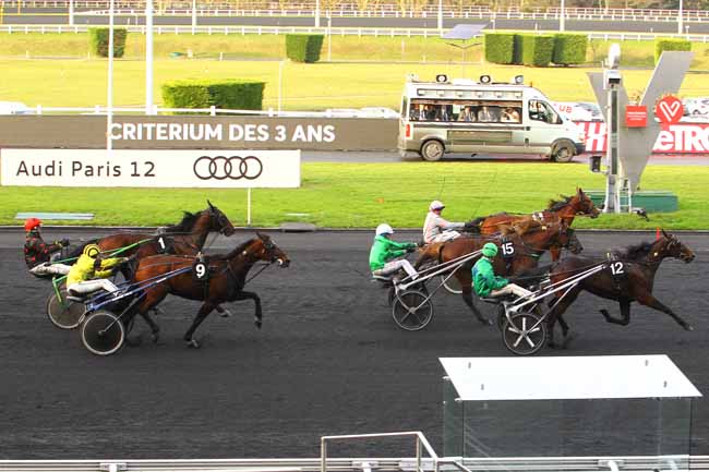 Photo d'arrivée de la course pmu CRITERIUM DES 3 ANS à PARIS-VINCENNES le Samedi 9 décembre 2017