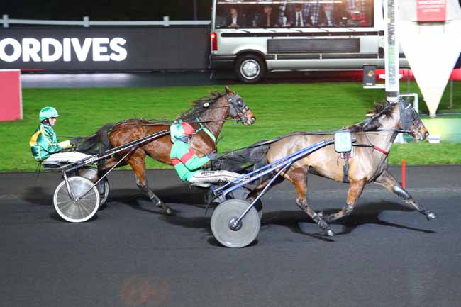 Photo d'arrivée de la course pmu PRIX DE DORDIVES à PARIS-VINCENNES le Vendredi 15 décembre 2017