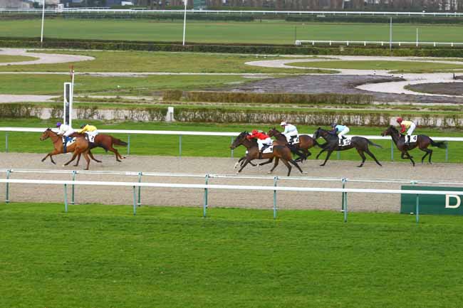 Photo d'arrivée de la course pmu PRIX DE BREHAL à DEAUVILLE le Vendredi 15 décembre 2017