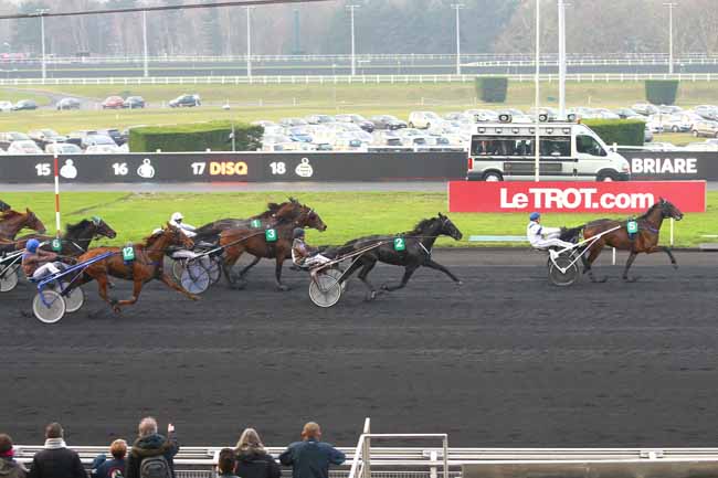 Photo d'arrivée de la course pmu PRIX DE BRIARE à PARIS-VINCENNES le Dimanche 17 décembre 2017