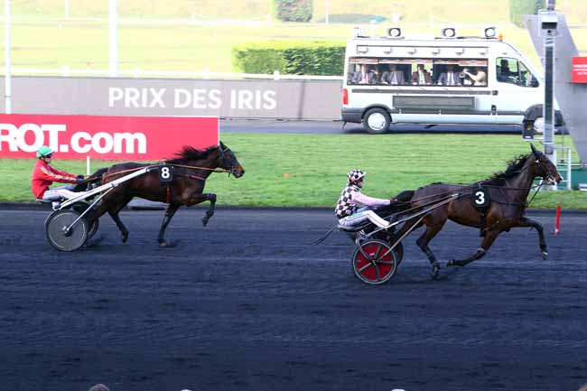 Photo d'arrivée de la course pmu PRIX DES IRIS à PARIS-VINCENNES le Mardi 19 décembre 2017