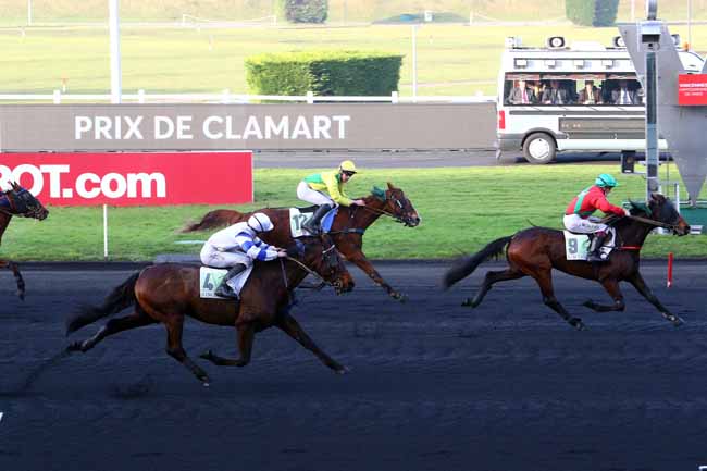 Photo d'arrivée de la course pmu PRIX DE CLAMART à PARIS-VINCENNES le Mardi 19 décembre 2017