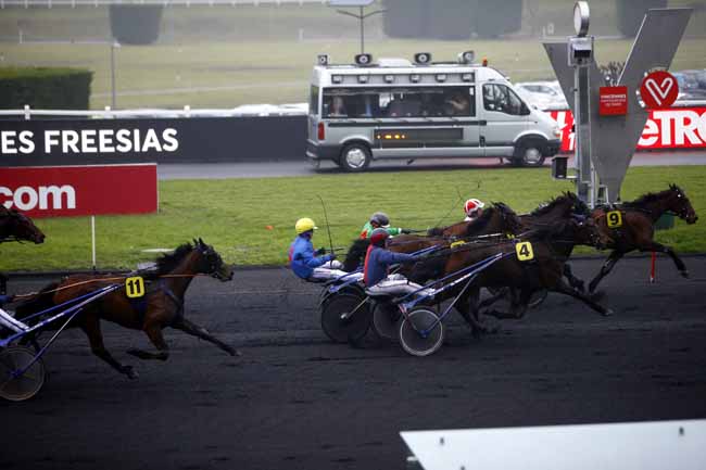 Photo d'arrivée de la course pmu PRIX DES FREESIAS à PARIS-VINCENNES le Mercredi 20 décembre 2017