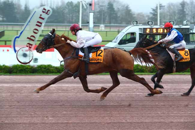 Photo d'arrivée de la course pmu PRIX DES NOYERS à CABOURG le Jeudi 21 décembre 2017