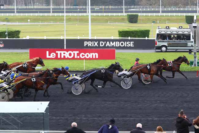 Photo d'arrivée de la course pmu PRIX D'AMBOISE à PARIS-VINCENNES le Vendredi 22 décembre 2017