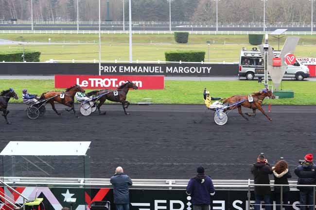 Photo d'arrivée de la course pmu PRIX EMMANUEL MARGOUTY à PARIS-VINCENNES le Vendredi 22 décembre 2017