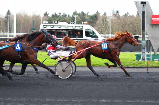 Photo d'arrivée de la course pmu PRIX DE LANDERNEAU à PARIS-VINCENNES le Mardi 26 décembre 2017