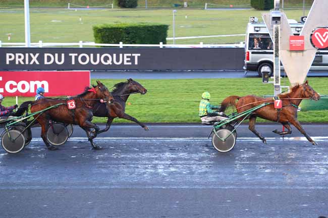 Photo d'arrivée de la course pmu PRIX DU TOUQUET à PARIS-VINCENNES le Vendredi 29 décembre 2017