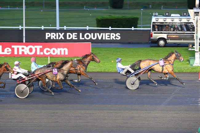 Photo d'arrivée de la course pmu PRIX DE LOUVIERS à PARIS-VINCENNES le Vendredi 29 décembre 2017
