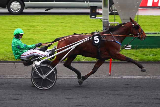 Photo d'arrivée de la course pmu PRIX DE CONDE à PARIS-VINCENNES le Samedi 30 décembre 2017