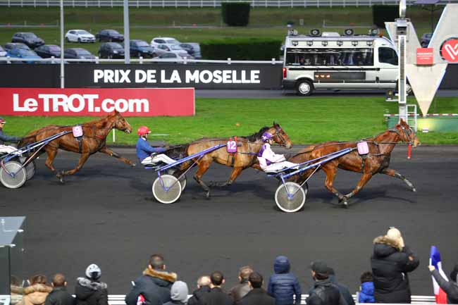 Photo d'arrivée de la course pmu PRIX DE LA MOSELLE à PARIS-VINCENNES le Dimanche 31 décembre 2017
