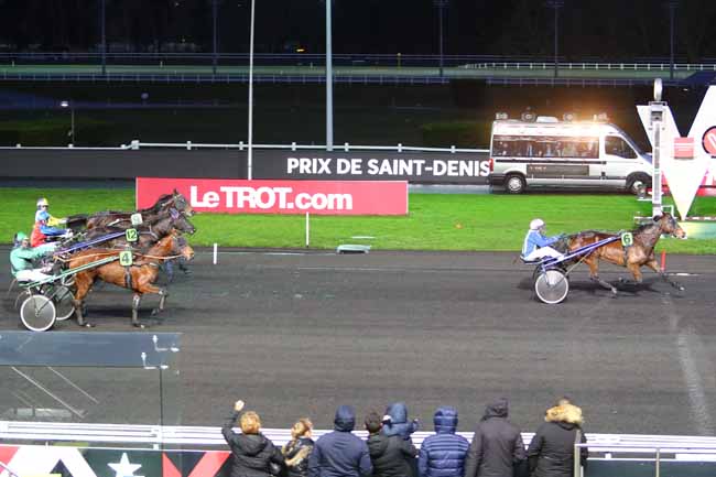 Photo d'arrivée de la course pmu PRIX DE SAINT-DENIS à PARIS-VINCENNES le Lundi 1 janvier 2018