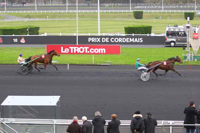 Photo d'arrivée de la course pmu PRIX DE CORDEMAIS à PARIS-VINCENNES le Mardi 2 janvier 2018