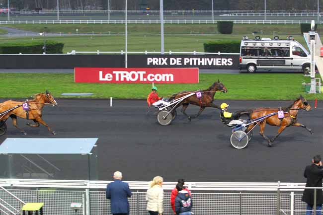 Photo d'arrivée de la course pmu PRIX DE PITHIVIERS à PARIS-VINCENNES le Mardi 2 janvier 2018