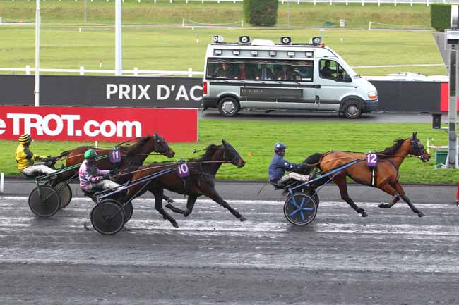 Photo d'arrivée de la course pmu PRIX D'ACIGNE à PARIS-VINCENNES le Mercredi 3 janvier 2018