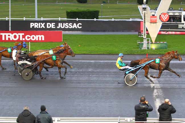 Photo d'arrivée de la course pmu PRIX DE JUSSAC à PARIS-VINCENNES le Jeudi 4 janvier 2018