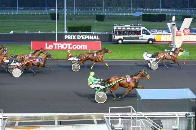 Photo d'arrivée de la course pmu PRIX D'EPINAL à PARIS-VINCENNES le Samedi 6 janvier 2018