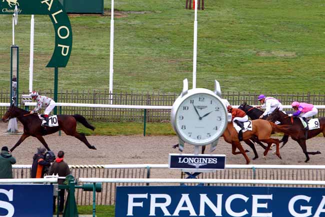 Photo d'arrivée de la course pmu PRIX DU HAQUET à CHANTILLY le Samedi 6 janvier 2018