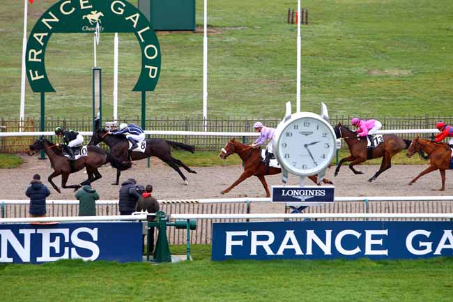 Photo d'arrivée de la course pmu PRIX DE LA BUTTE SAINT-CHRISTOPHE à CHANTILLY le Samedi 6 janvier 2018