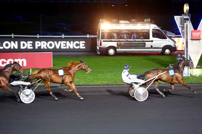 Photo d'arrivée de la course pmu PRIX DE SALON-DE-PROVENCE à PARIS-VINCENNES le Dimanche 7 janvier 2018
