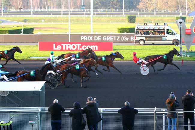 Photo d'arrivée de la course pmu PRIX DE GRETZ (GR B) à PARIS-VINCENNES le Lundi 8 janvier 2018
