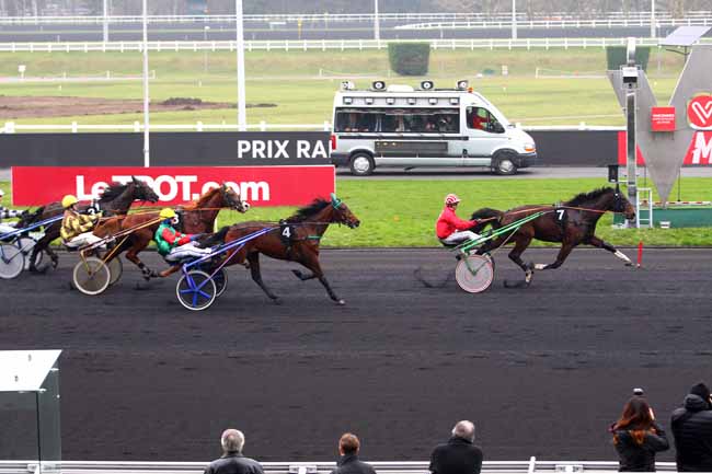Photo d'arrivée de la course pmu PRIX RAMSES à PARIS-VINCENNES le Mardi 9 janvier 2018