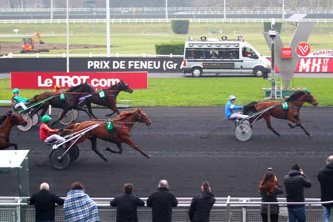 Photo d'arrivée de la course pmu PRIX DE FENEU (GR A) à PARIS-VINCENNES le Mardi 9 janvier 2018