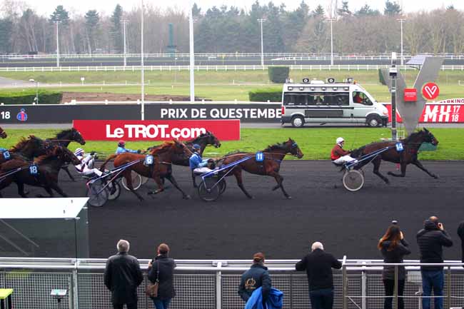 Photo d'arrivée de la course pmu PRIX DE QUESTEMBERT à PARIS-VINCENNES le Mardi 9 janvier 2018
