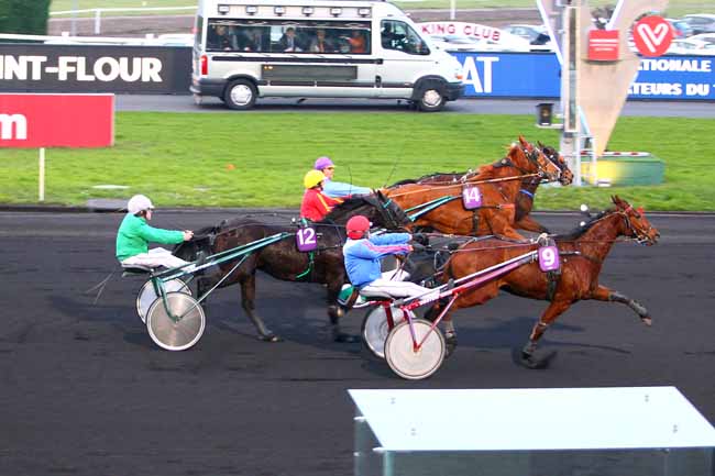 Photo d'arrivée de la course pmu PRIX DE SAINT-FLOUR à PARIS-VINCENNES le Samedi 13 janvier 2018