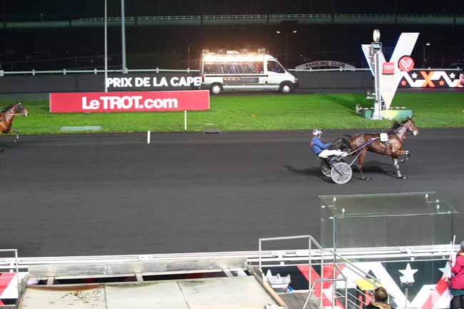 Photo d'arrivée de la course pmu PRIX DE LA CAPELLE à PARIS-VINCENNES le Dimanche 14 janvier 2018