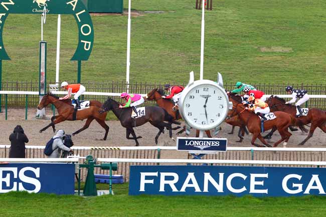 Photo d'arrivée de la course pmu PRIX DE MOURS à CHANTILLY le Lundi 15 janvier 2018