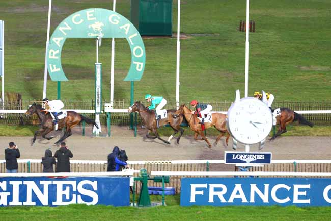 Photo d'arrivée de la course pmu PRIX DE LA ROUTE GRANDE LAIE à CHANTILLY le Lundi 15 janvier 2018