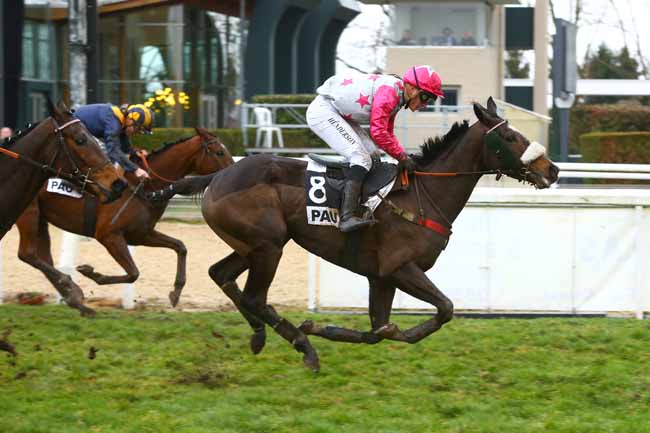 Photo d'arrivée de la course pmu PRIX EMILE LALANNE à PAU le Mardi 16 janvier 2018