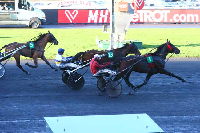 Photo d'arrivée de la course pmu PRIX DE FRESNES (GR A) à PARIS-VINCENNES le Vendredi 19 janvier 2018