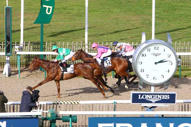 Photo d'arrivée de la course pmu PRIX BIRIBI à CHANTILLY le Vendredi 26 janvier 2018